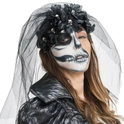 Coiffe gothique avec fleurs noires, crânes et voile - RueDeLaFete