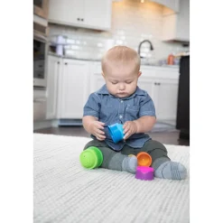 INNY BIN Cube avec formes sensorielles - Fat Brain Toys