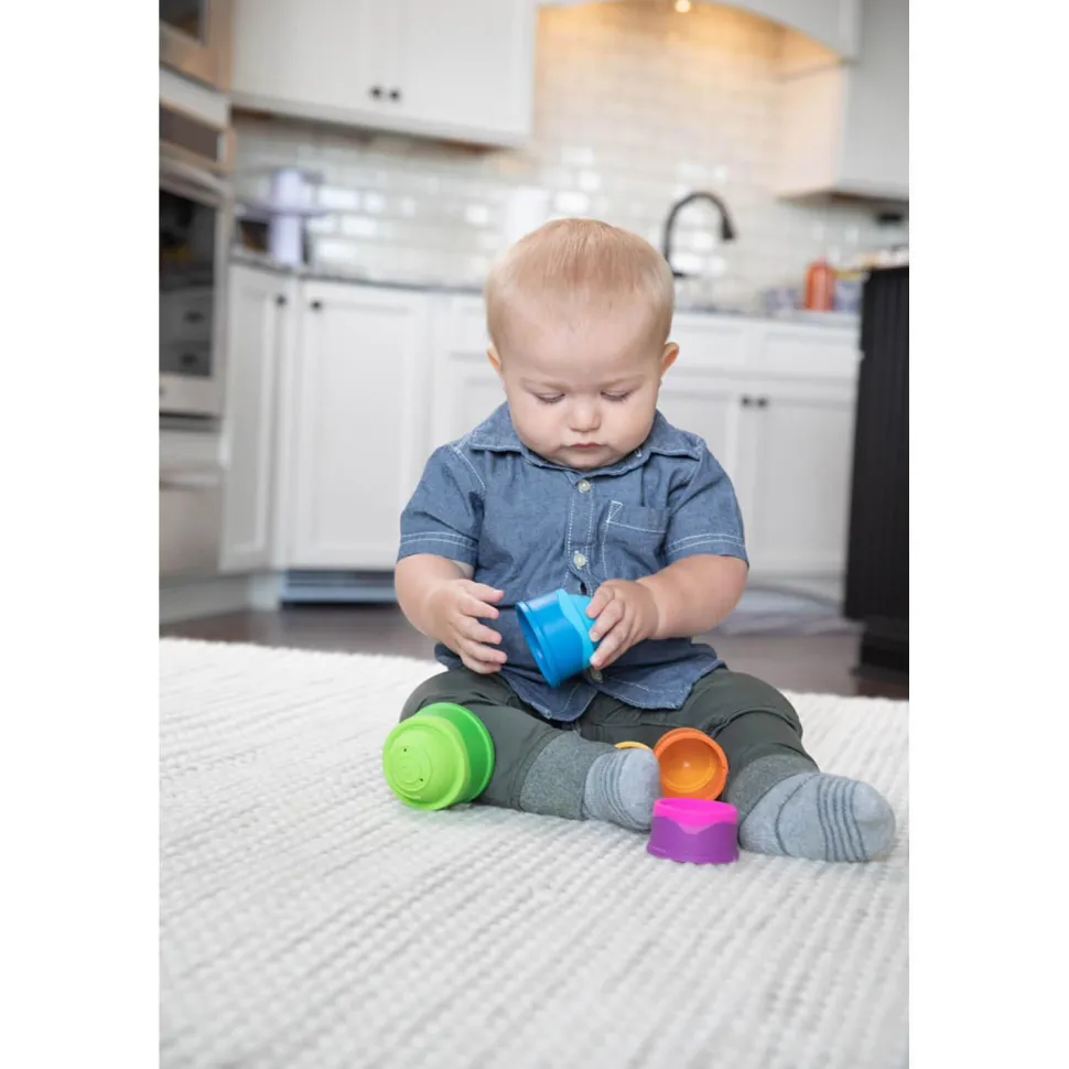 INNY BIN Cube avec formes sensorielles - Fat Brain Toys