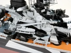 Maquette bateau : Battleship Tirpitz - Revell