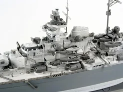 Maquette bateau : Battleship Tirpitz - Revell