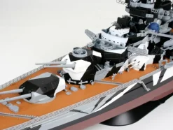 Maquette bateau : Battleship Tirpitz - Revell