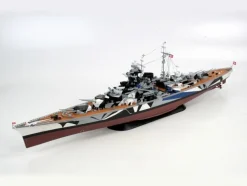 Maquette bateau : Battleship Tirpitz - Revell