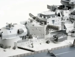 Maquette bateau : Battleship Tirpitz - Revell