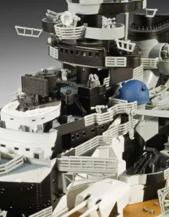 Maquette bateau : Battleship Tirpitz - Revell