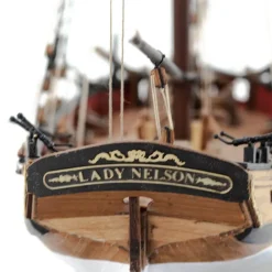 Maquette bateau en bois : HM Cutter Lady Nelson - Amati