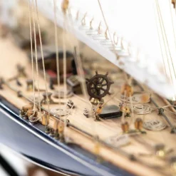 Maquette bateau en bois : Endeavour J-Class - Amati