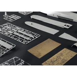 Maquette Bâteau : Porte-Hélicoptères Jeanne d’Arc 1964 in 1:350 - Trumpeter