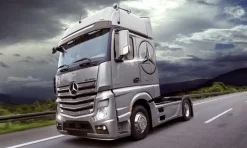 Maquette camion : Mercedes Benz Actros Gigaspace - Italeri