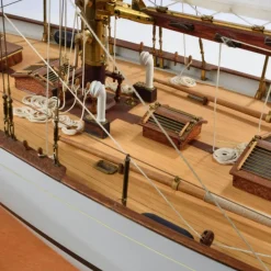 Maquette de bateau en bois : Dorade - Amati