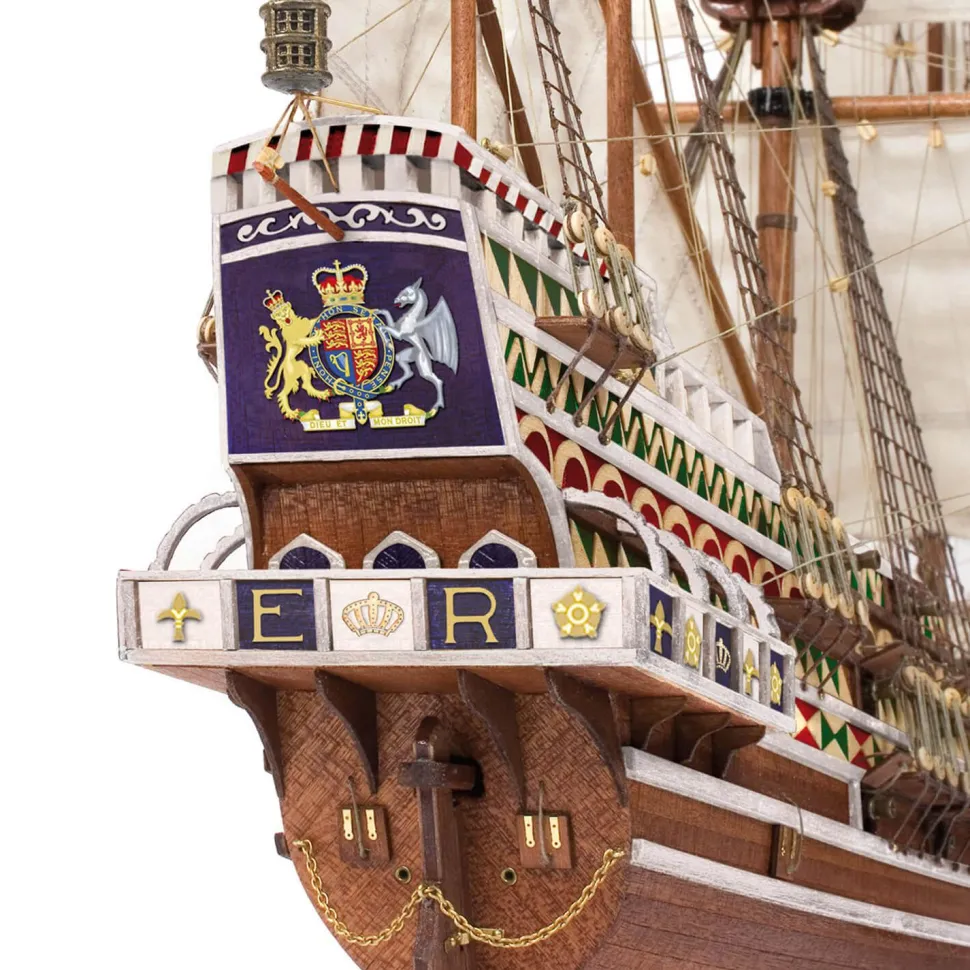 Maquette de bateau en bois : HMS Revenge - OCCRE
