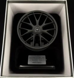 Minichamps ante Porsche 911 GT3 RS 2020 Satin noir 1:5 - Minichamps