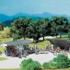 Modélisme HO : Accessoires de décor : 2 râteliers à vélos avec bicyclettes - Faller