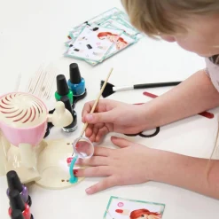 Nail art - Professional studio - Buki France