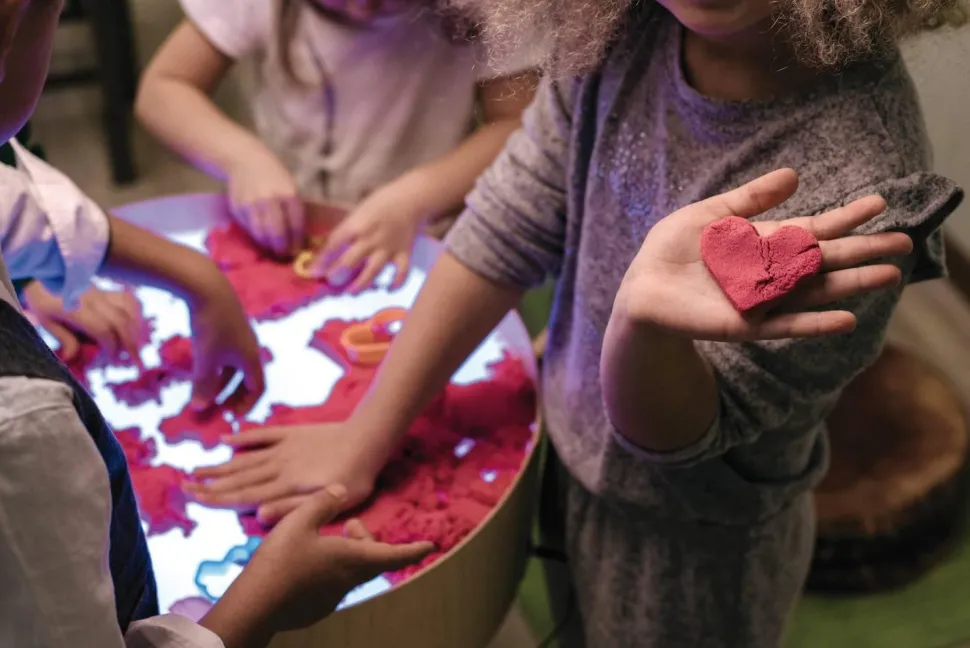 Sable coulant 1 kg rouge - Eduplay